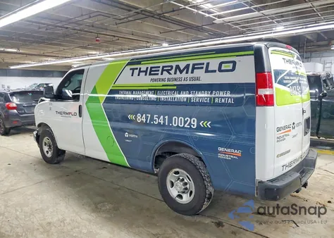 2021 Chevrolet Express G2500 z USA, uszkodzony, nr VIN 1GCWGAFP6M1227242